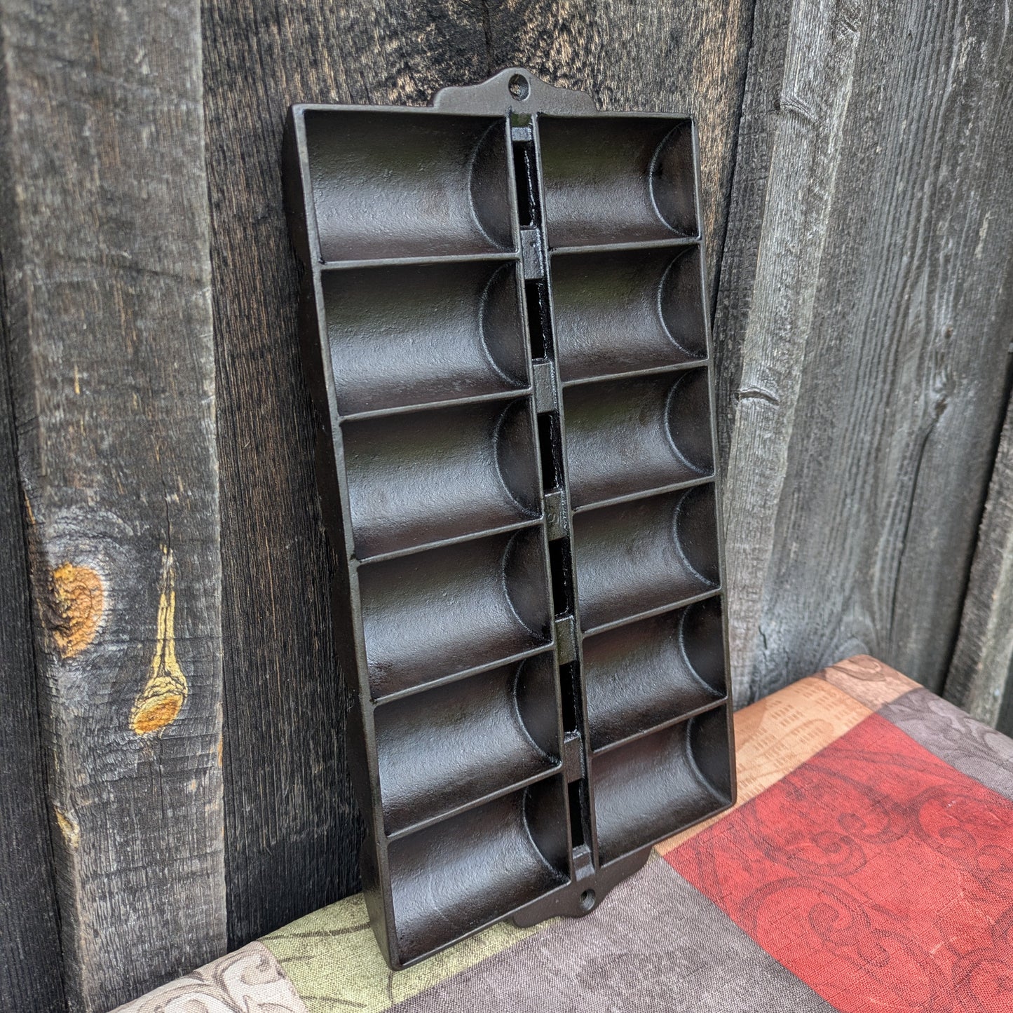 Wagner Ware Style D Cast Iron New England Roll Gem Pan