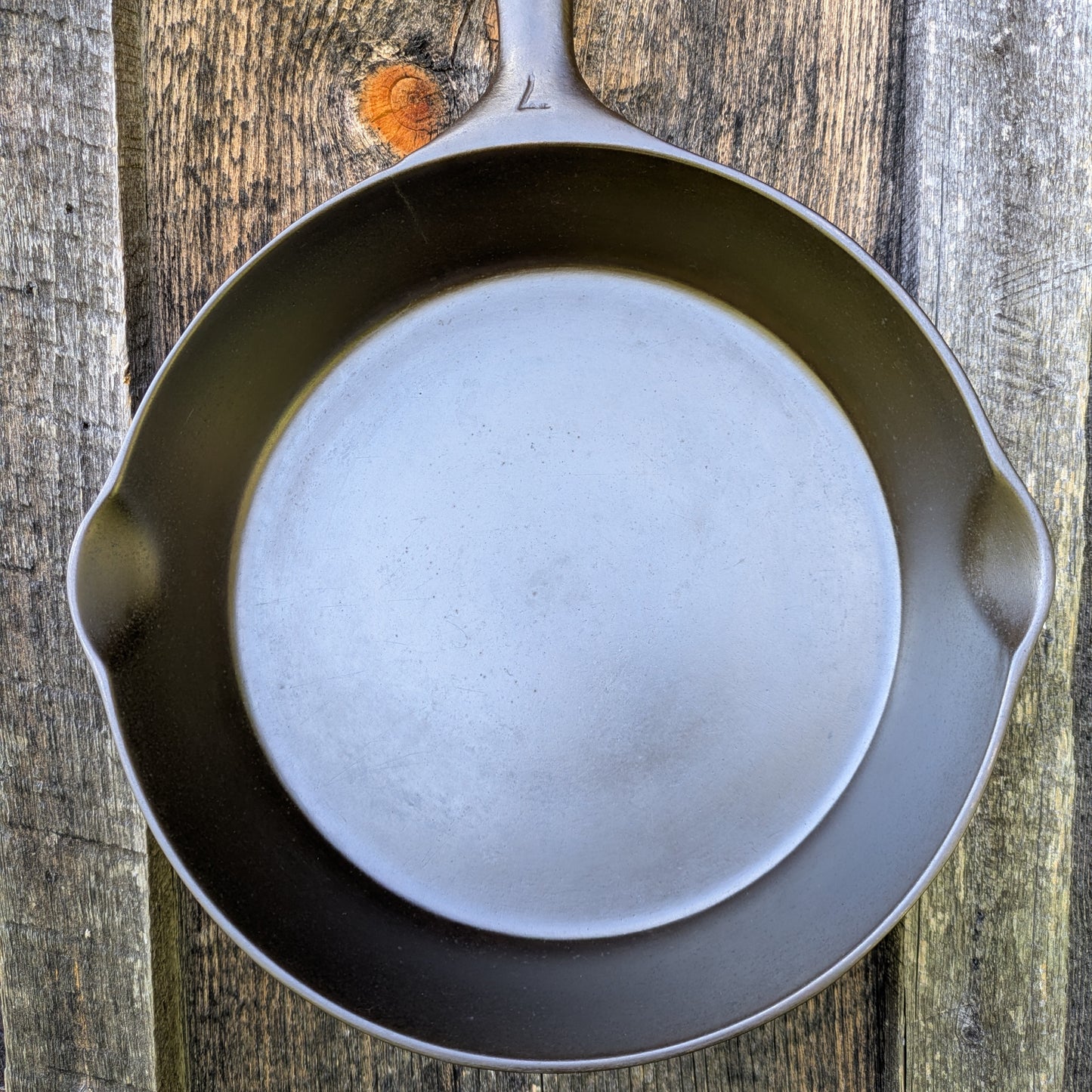 Vintage 1920's Wagner Ware Centered Logo 7 1057 B