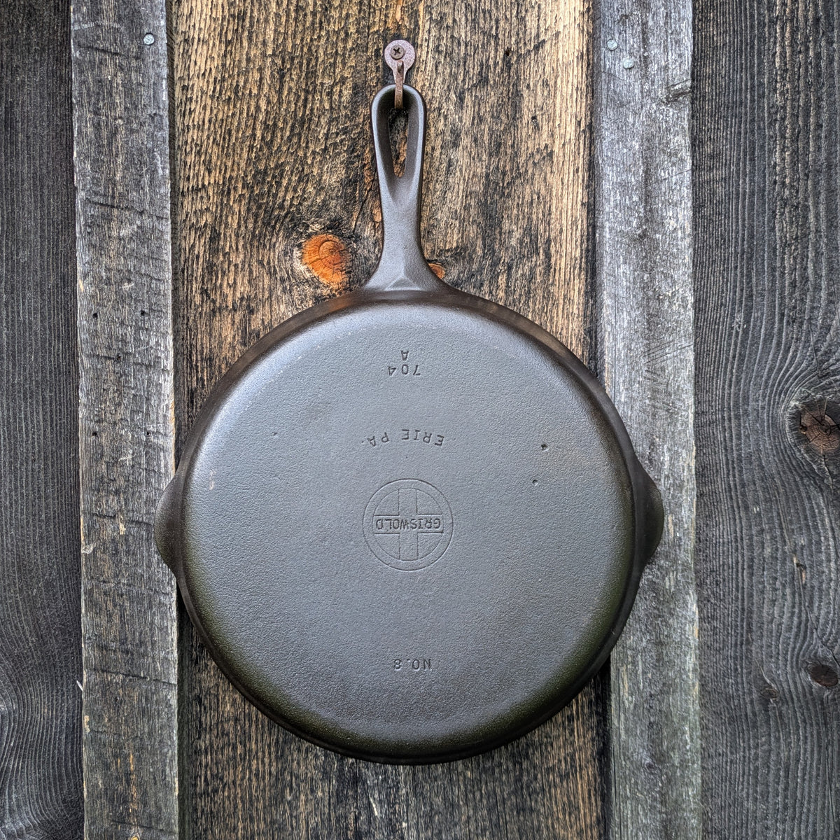 Vintage Griswold #8 Cast Iron Skillet with Small Block Logo and Late Handle 704 A