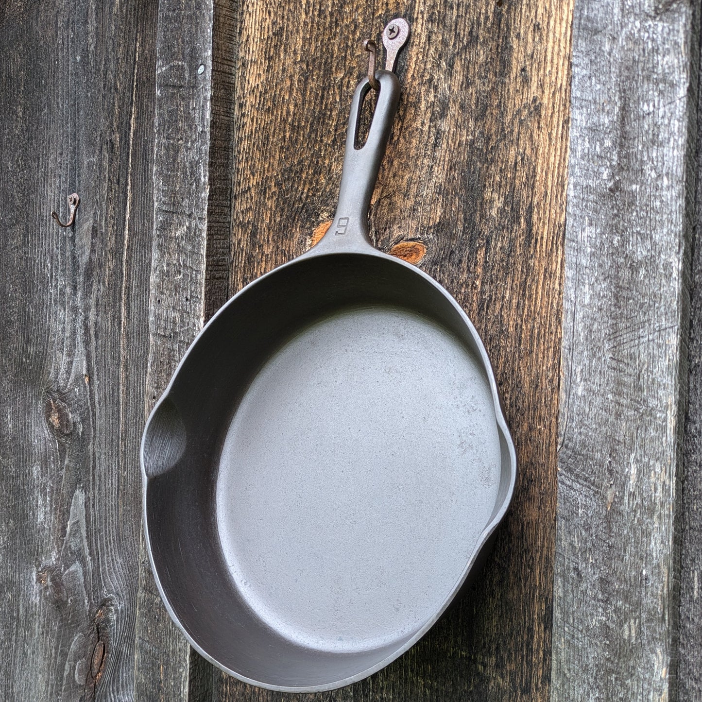 Griswold Small Block Logo #6 Cast Iron Skillet with Early Handle 699 V