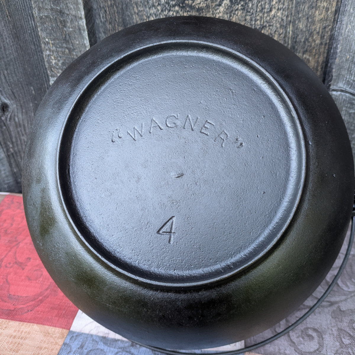 Wagner Ware Scotch Bowl #4 with Arc Logo