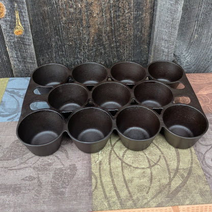 Griswold No. 10 Popover or Muffin Pan 948 A, Variation 11