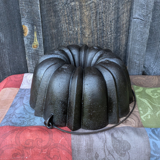 Vintage Cast Iron Bundt Pan with Bail Handle, Fully Restored