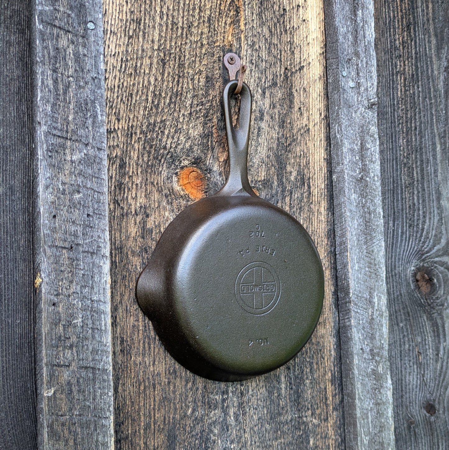 Griswold #4 Cast Iron Skillet with Small Block Logo and Late Handle 702 C