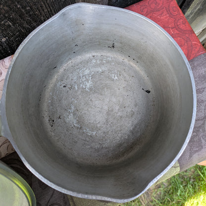 Magnalite 4 Quart Saucepan with Lid. Cast Aluminum by Wagner Ware 4683 P