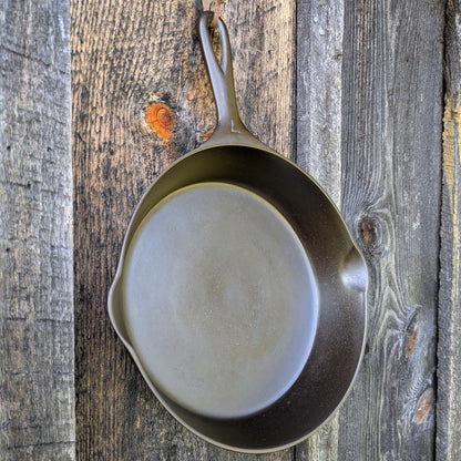 Vintage 1920's Wagner Ware Centered Logo 7 1057 B