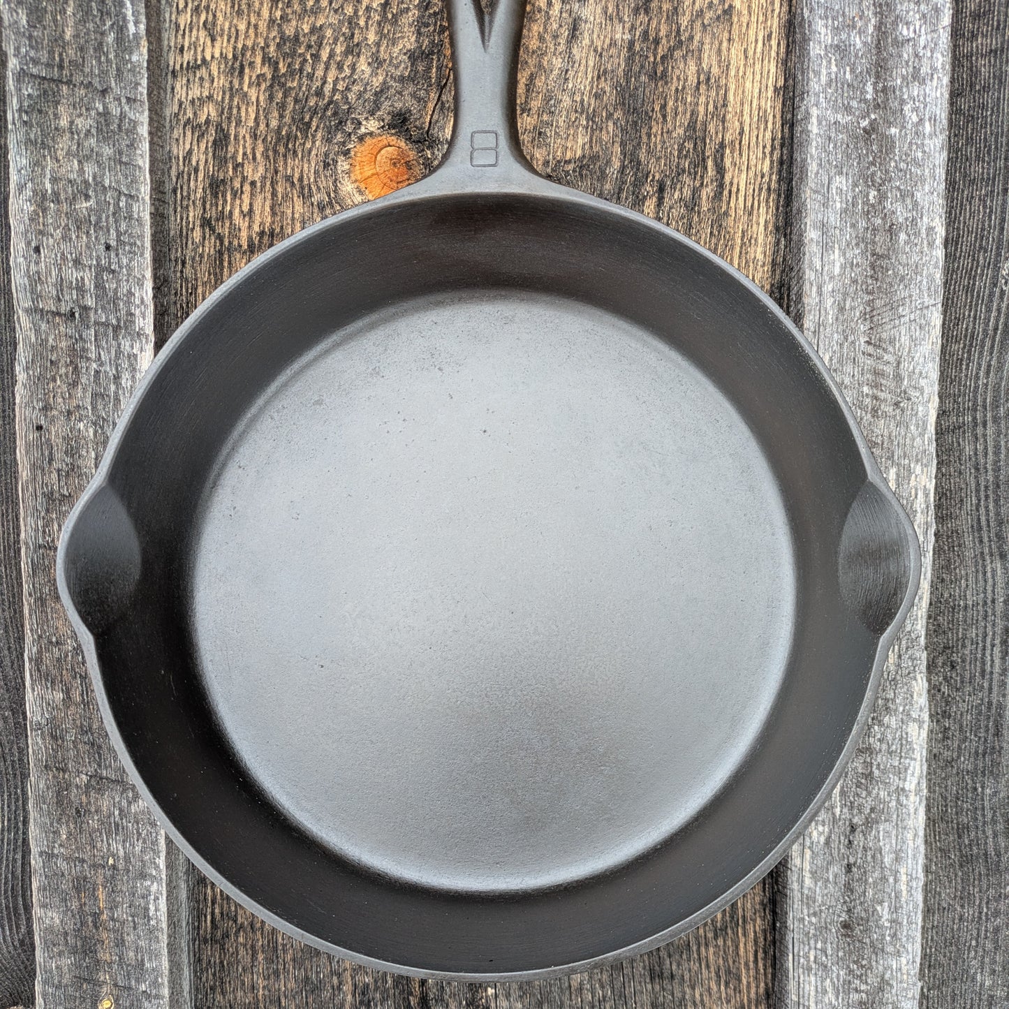 Vintage Griswold #8 Cast Iron Skillet with Small Block Logo and Early Handle 704 F