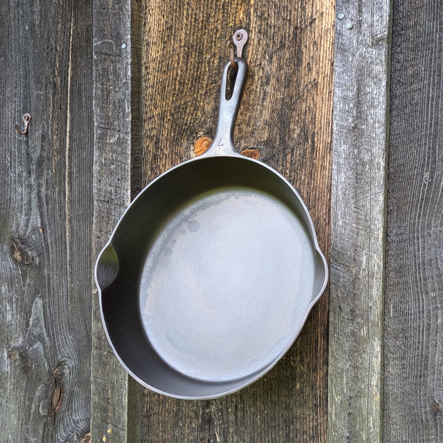 Vintage Griswold #7 Cast Iron Skillet with Small Block Logo and Late Handle 701 H