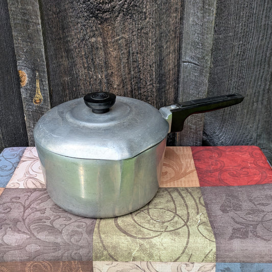 Magnalite 4 Quart Saucepan with Lid. Cast Aluminum by Wagner Ware 4683 P