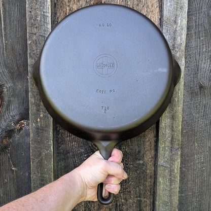 Griswold #10 Cast Iron Skillet with Small Block Logo & Late Handle 716 E