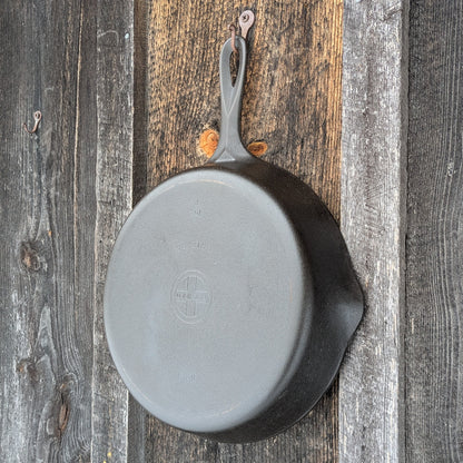 Vintage Griswold #8 Cast Iron Skillet with Small Block Logo and Early Handle 704 F