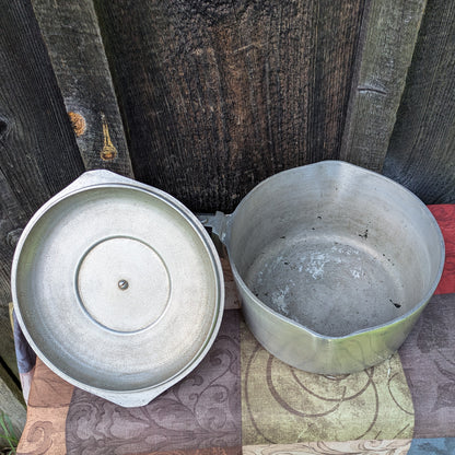 Magnalite 4 Quart Saucepan with Lid. Cast Aluminum by Wagner Ware 4683 P