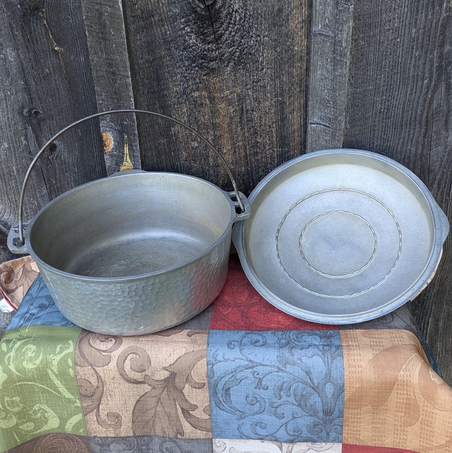 Wagner Ware Hammered Aluminum Round Roaster #8 with Lid 3248