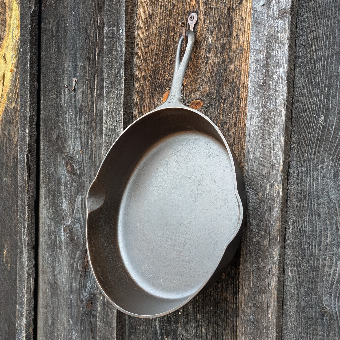 Vintage Griswold #9 Cast Iron Skillet Large Block Logo 710