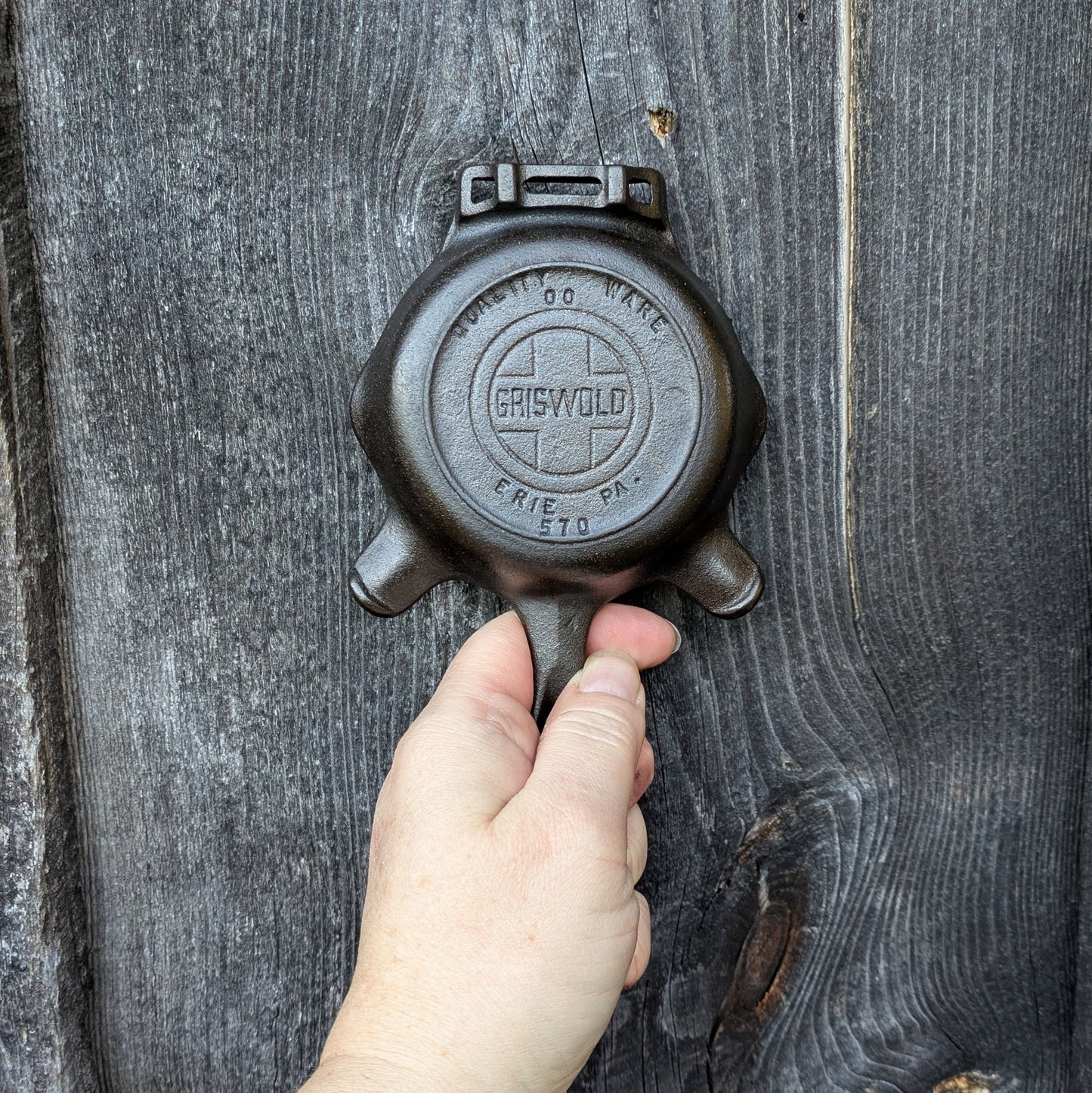 Griswold 570 Cast Iron Ashtray Size 00