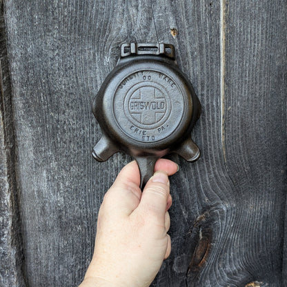 Griswold 570 Cast Iron Ashtray Size 00