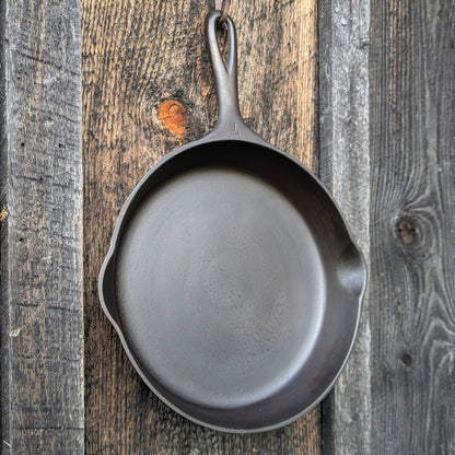 Vintage Victor by Griswold #7 Cast Iron Skillet Fully Marked 721 Erie PA