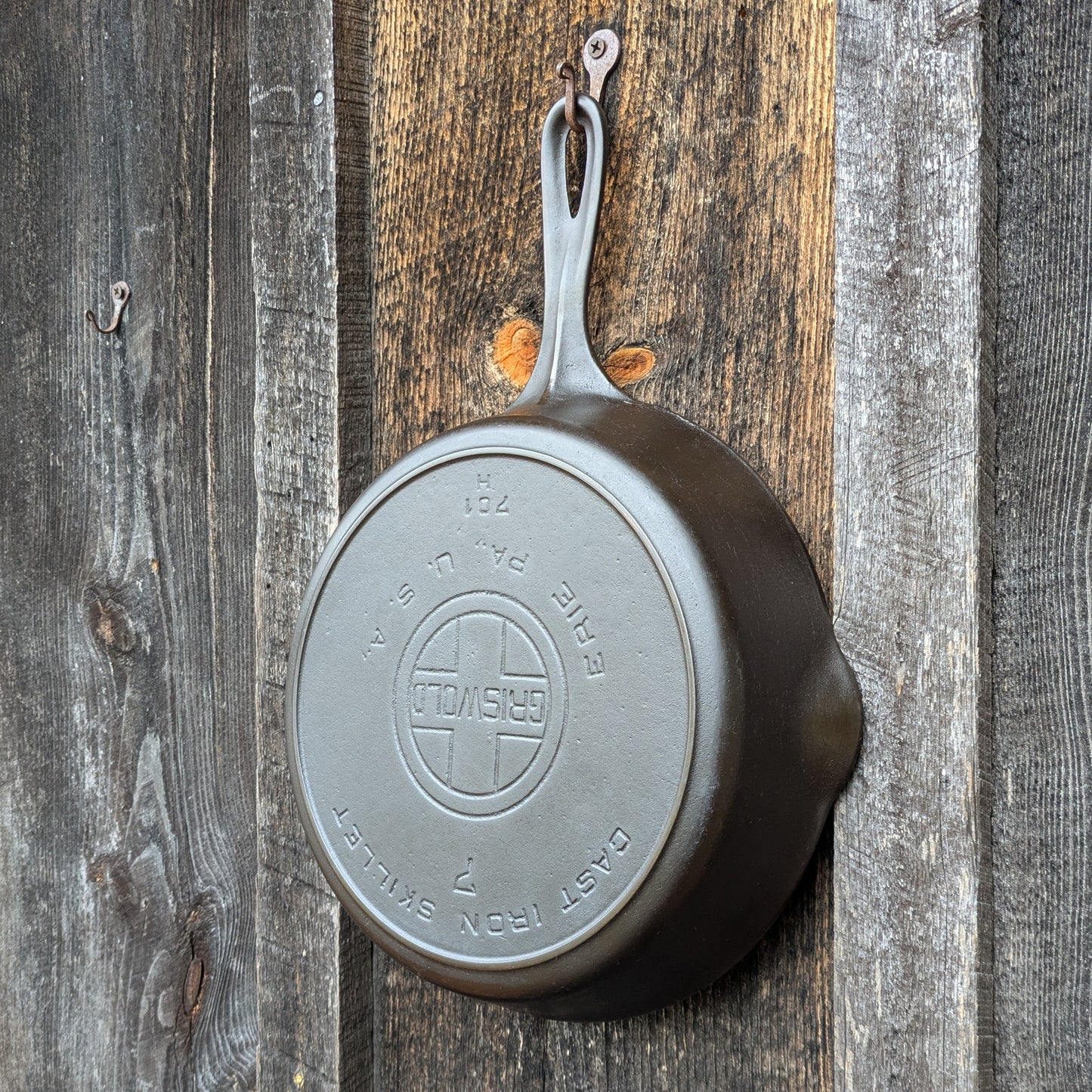 Vintage Griswold #7 Skillet with Large Block Logo and Heat Ring 701 H