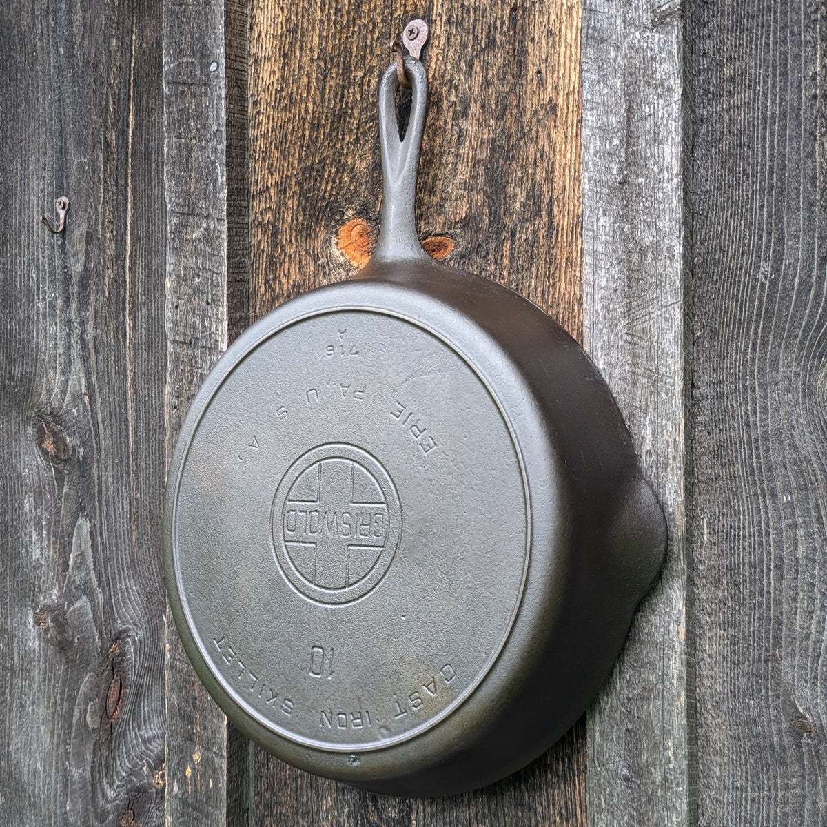 Griswold #10 Cast Iron Skillet with Large Block Logo and Heat Ring 716 A
