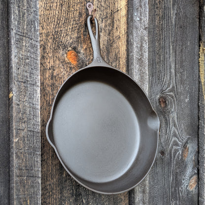 Griswold #8 Cast Iron Skillet with Slant EPU Logo 704 J