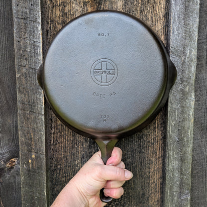 Vintage Griswold #7 Cast Iron Skillet with Small Block Logo and Late Handle 701 H