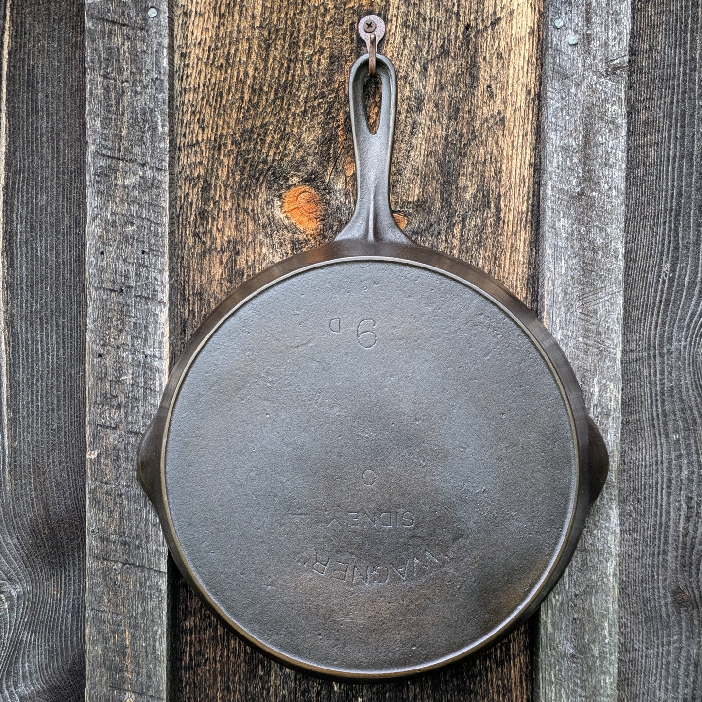 Antique Wagner Ware Arc/Straight Logo #9 Cast Iron Skillet