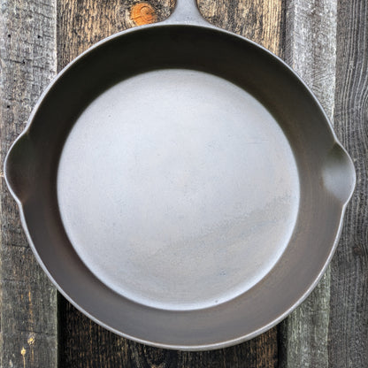 Antique Wagner Ware Arc/Straight Logo #9 Cast Iron Skillet