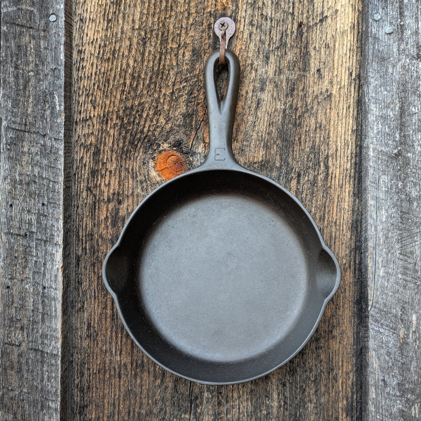 Griswold #3 Cast Iron Skillet 709 B Small Block Logo and Late Handle