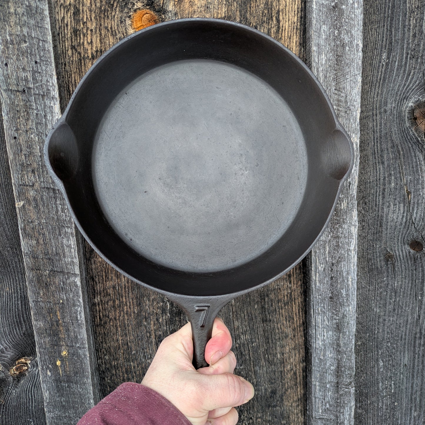 Antique Raised Number No Notch Lodge #7 Cast Iron Skillet