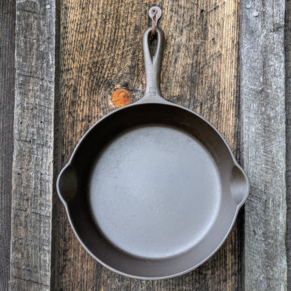 Griswold #5 Cast Iron Skillet with Large Block Logo and Smooth Bottom 724