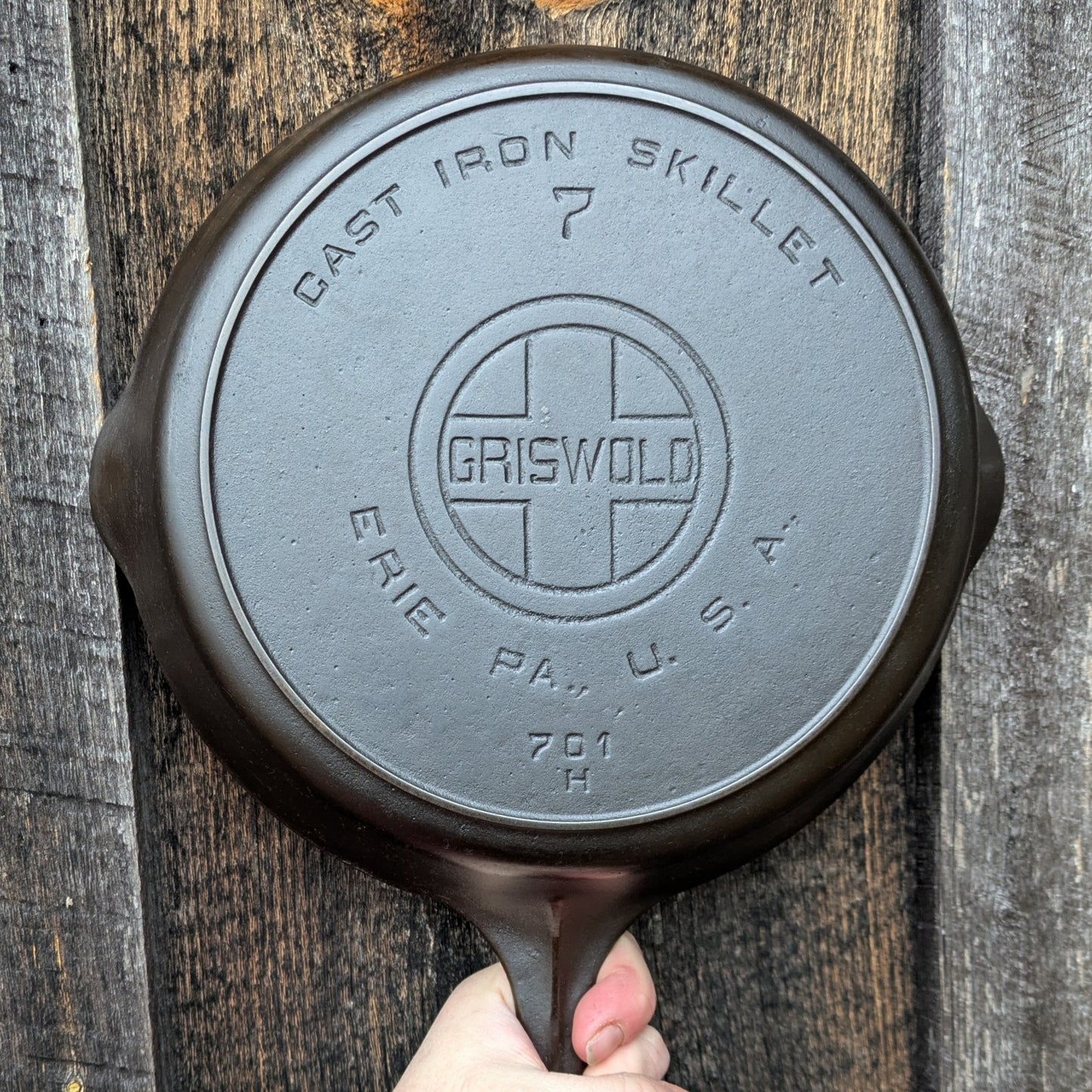 Vintage Griswold #7 Skillet with Large Block Logo and Heat Ring 701 H