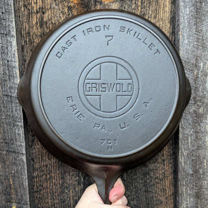 Vintage Griswold #7 Skillet with Large Block Logo and Heat Ring 701 H