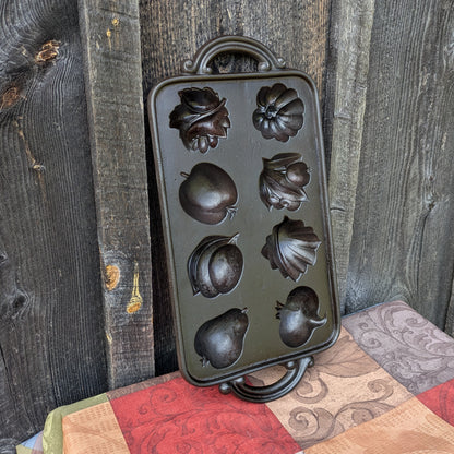 John Wright Fall Harvest Cast Iron Gem Pan