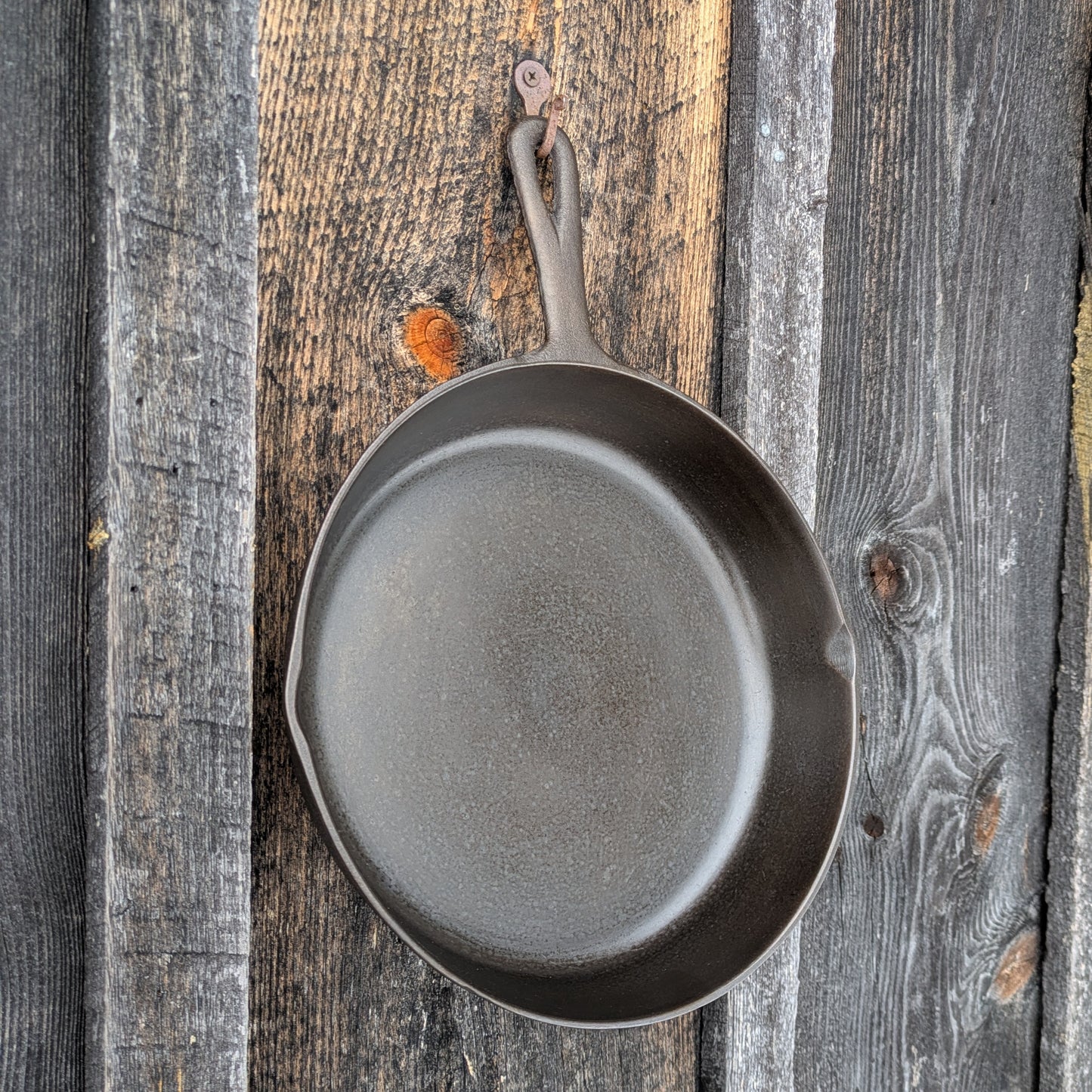 BSR Red Mountain #8 Cast Iron Skillet with Heat Ring