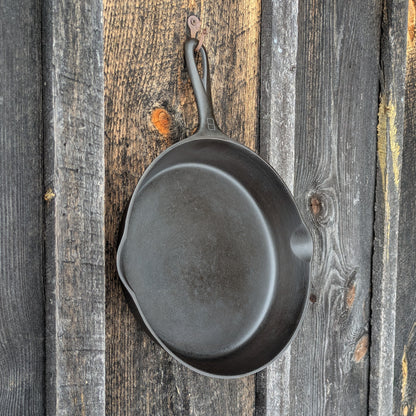 Vintage Griswold #8 Cast Iron Skillet with Small Block Logo and Early Handle 704 F