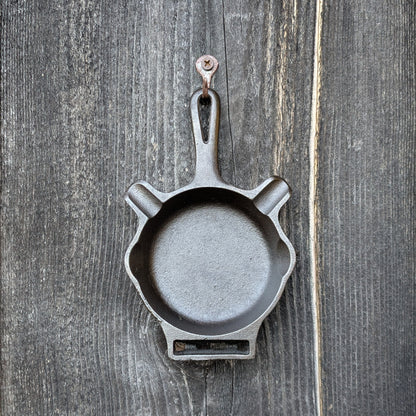 Griswold 570 Cast Iron Ashtray Size 00