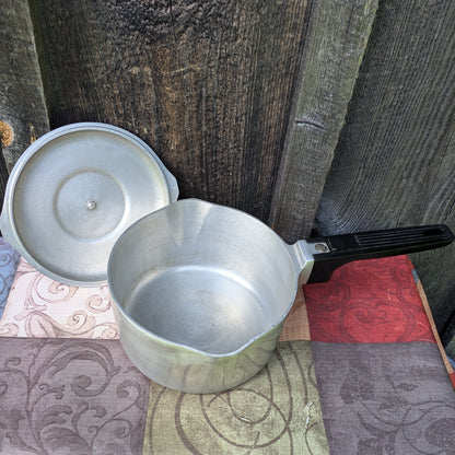 Vintage Magnalite 2 Quart Saucepan with Lid. Cast Aluminum Cookware by Wagner Ware 4682