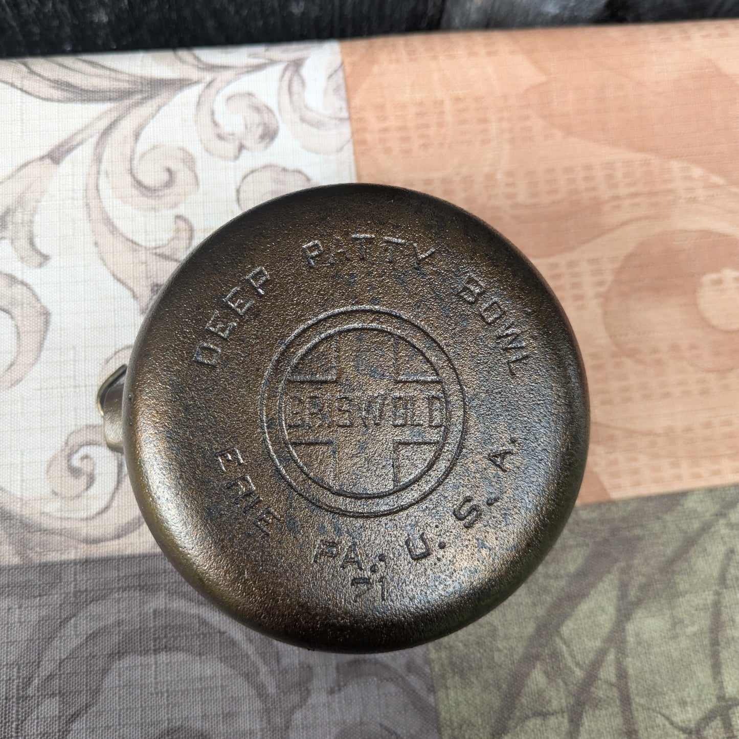 Griswold Deep Patty Bowl and Deep and Shallow Patty Molds