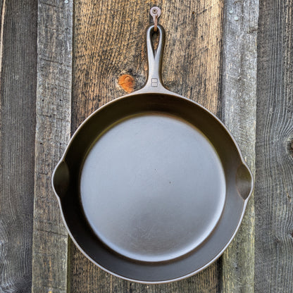 Vintage Griswold #8 Cast Iron Skillet with Early Handle 704 F