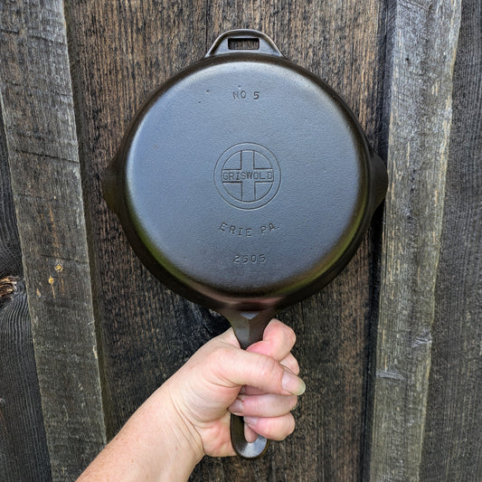 Vintage Griswold #5 Hinge Tab Cast Iron Skillet with Small Block Logo