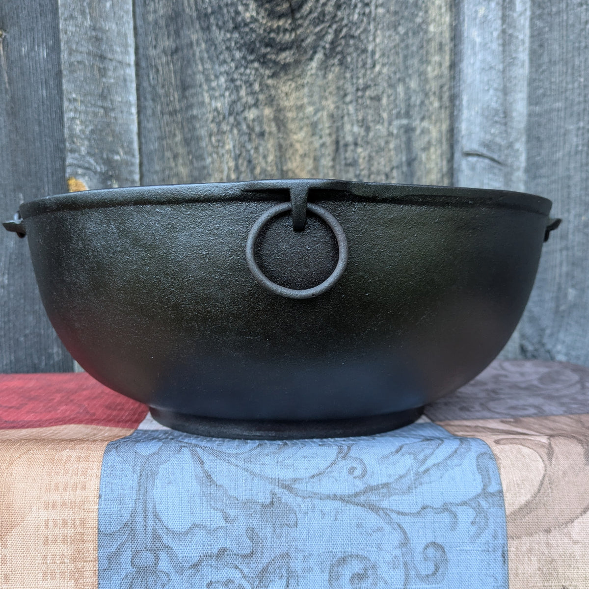 Wagner Ware Scotch Bowl #4 with Arc Logo