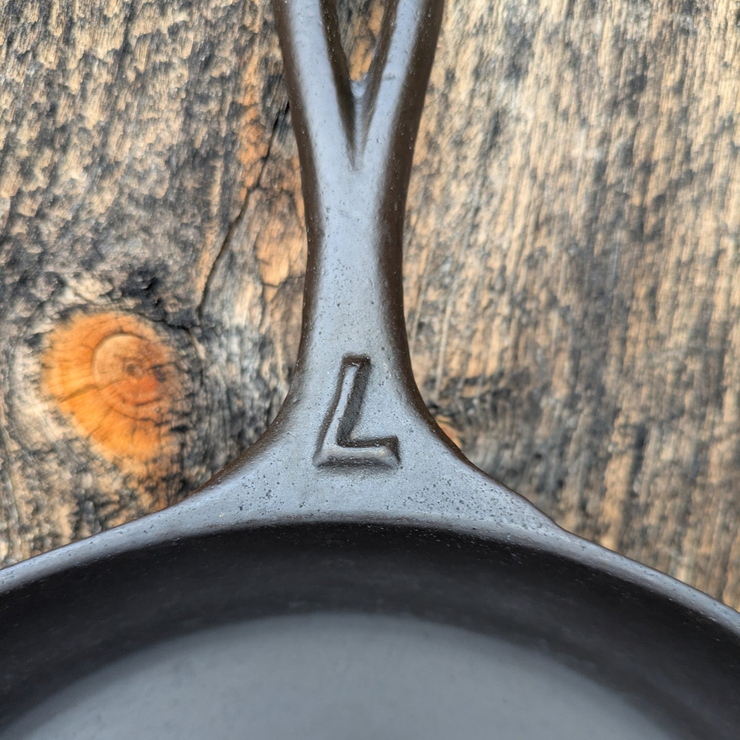 Antique Raised Number No Notch Lodge #7 Cast Iron Skillet