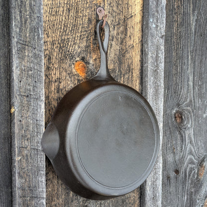 Antique Raised Number No Notch Lodge #7 Cast Iron Skillet
