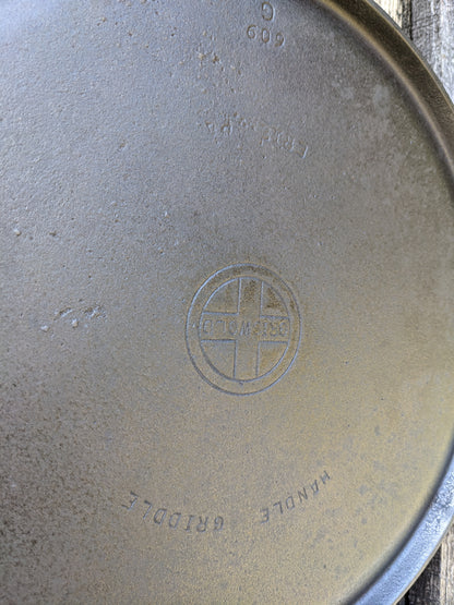 Griswold #9 Handle Griddle Cast Iron Skillet 609 Small Block Logo