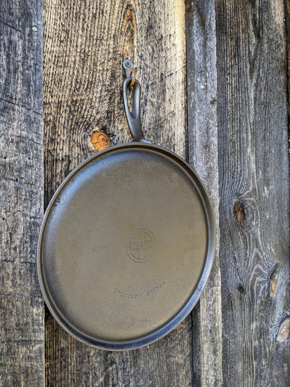 Griswold #9 Handle Griddle Cast Iron Skillet 609 Small Block Logo