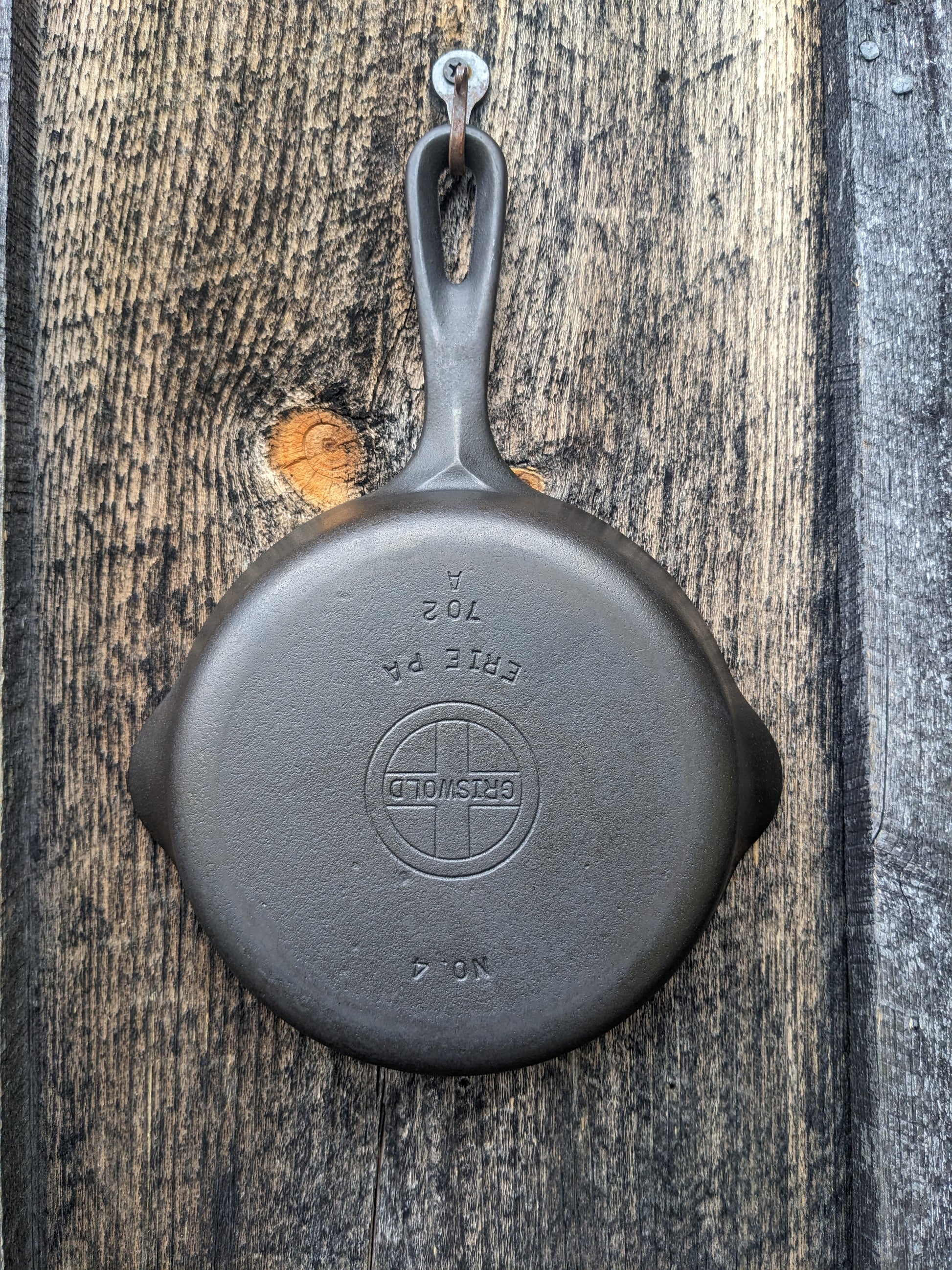 Griswold #4 Cast Iron Skillet Small Block Logo – The Forge at Pleasant  Valley Farm