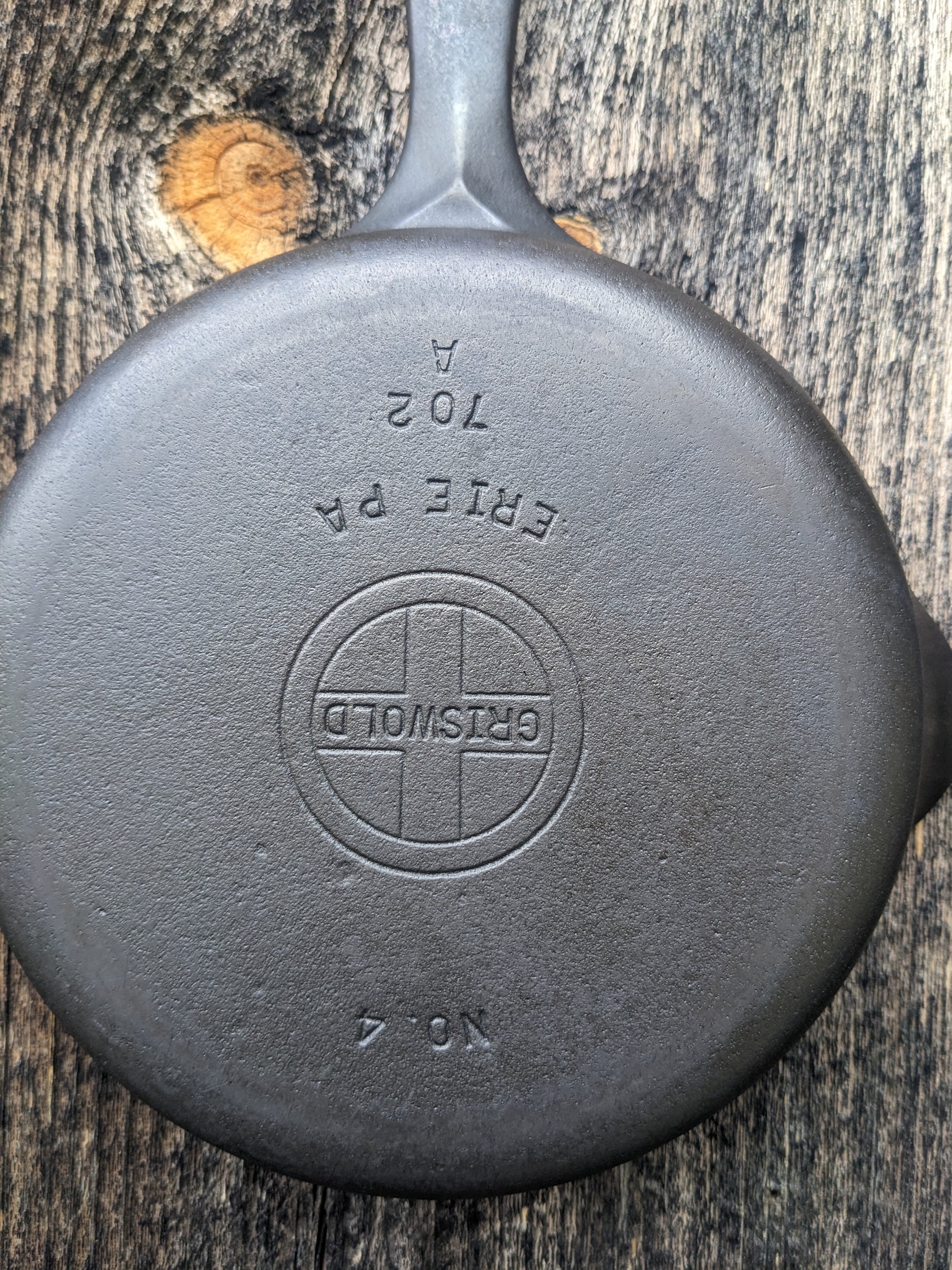 Griswold #4 Cast Iron Skillet Small Block Logo – The Forge at