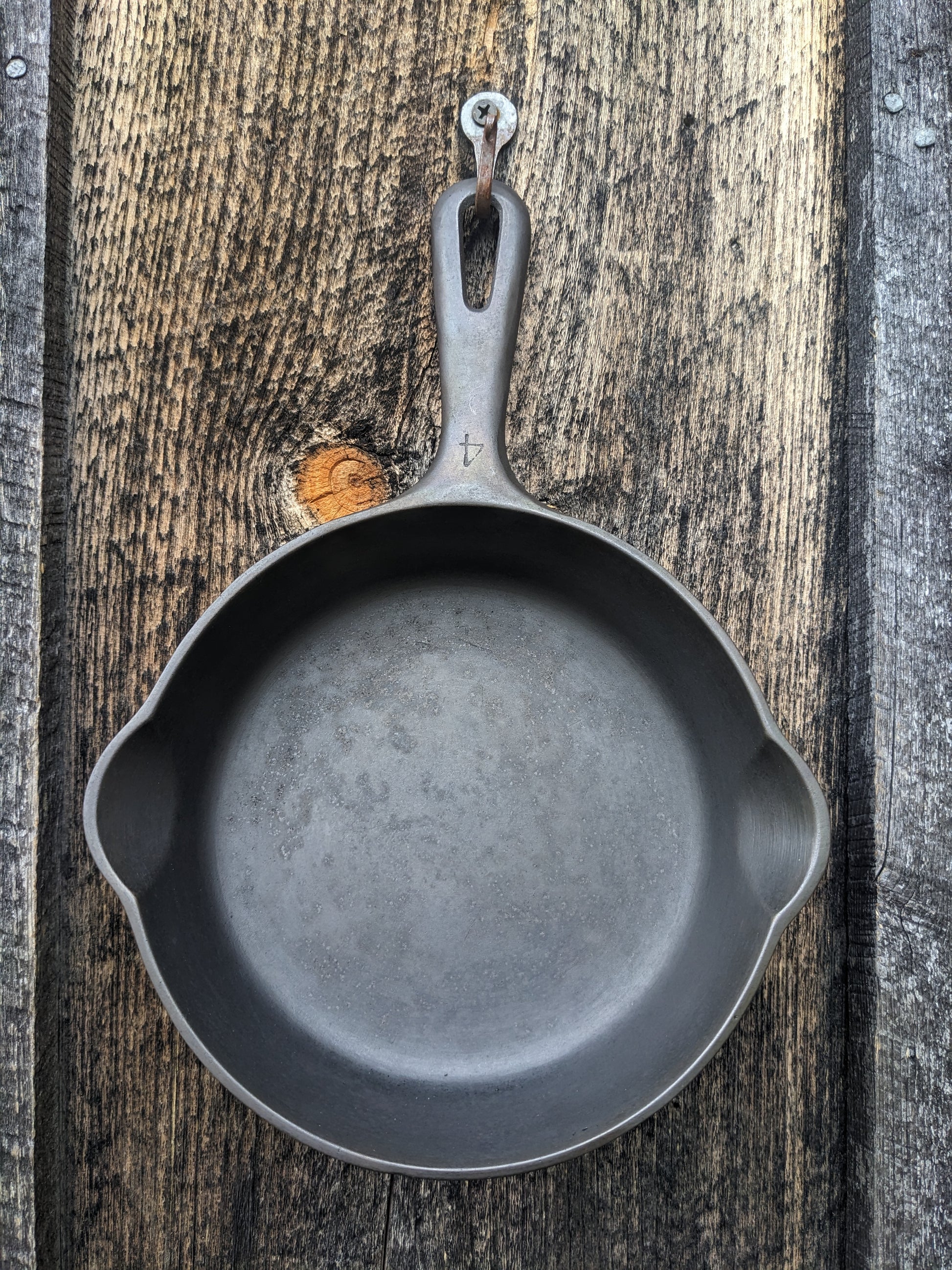 Small cast iron skillet and griddle - Lil Dusty Online Auctions - All  Estate Services, LLC
